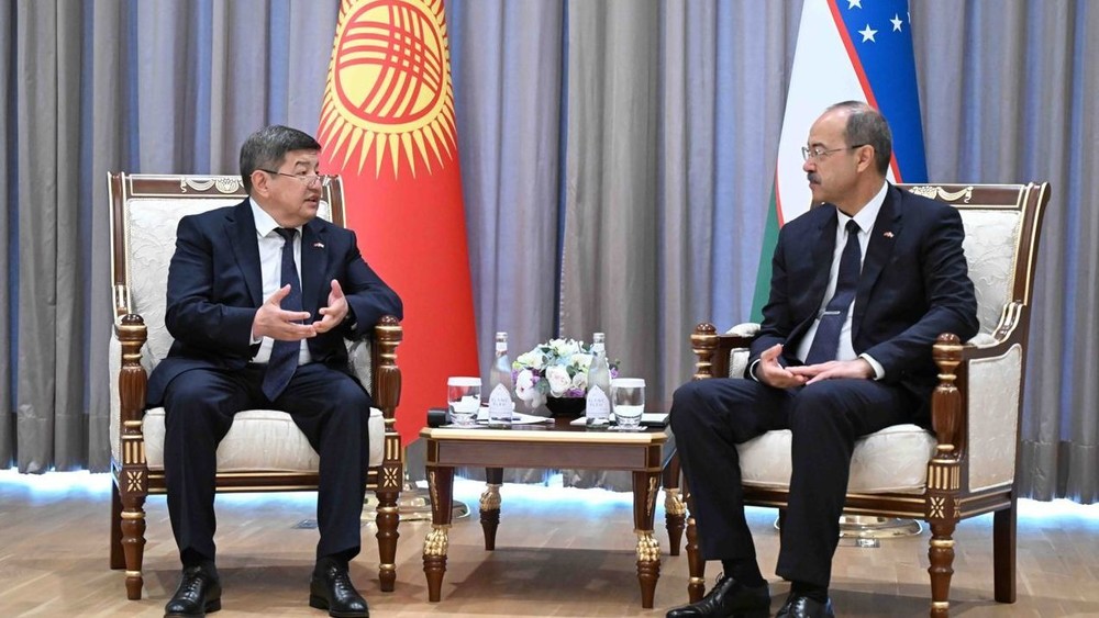 Акылбек Жапаров, Абдулла Арипов