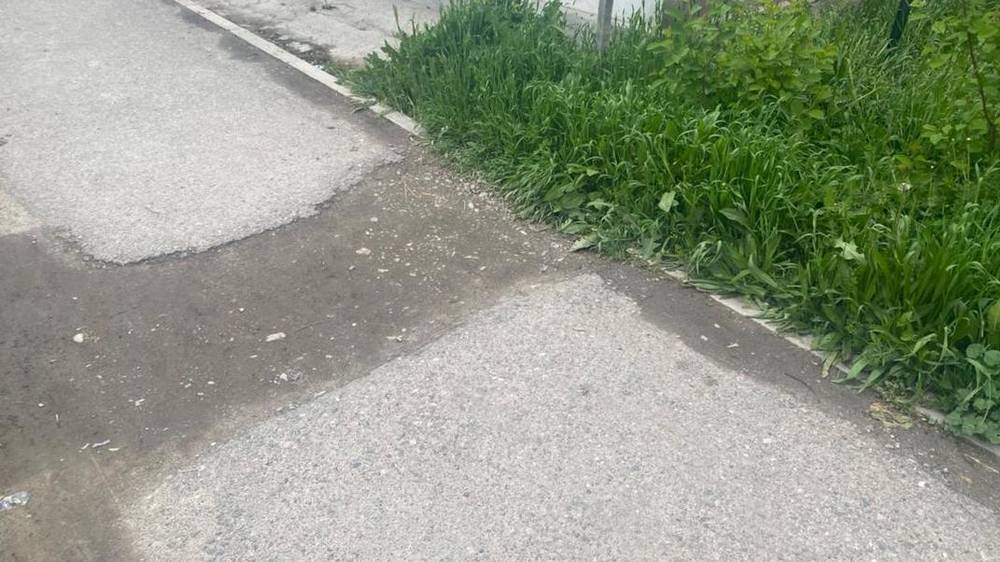 В жилмассиве Ала-Тоо перекопали тротуар и не восстановили. Фото