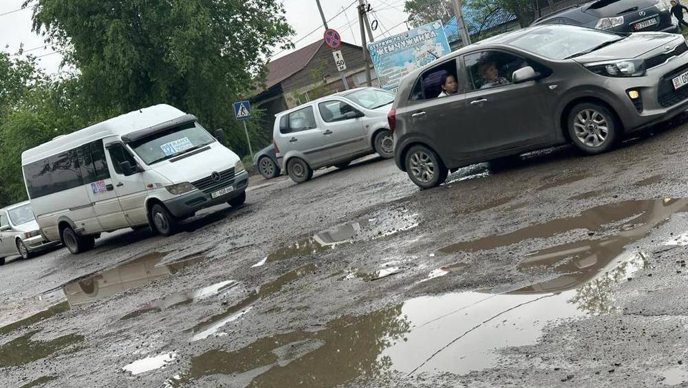 Дорогой по Жибек-Жолу в селе Ново-Покровка занимается администрация Ысык-Атинского района, - мэрия Бишкека