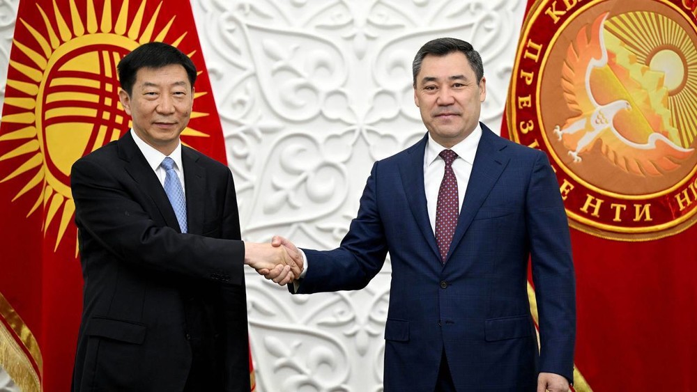 Чжао Ган и Садыр Жапаров.