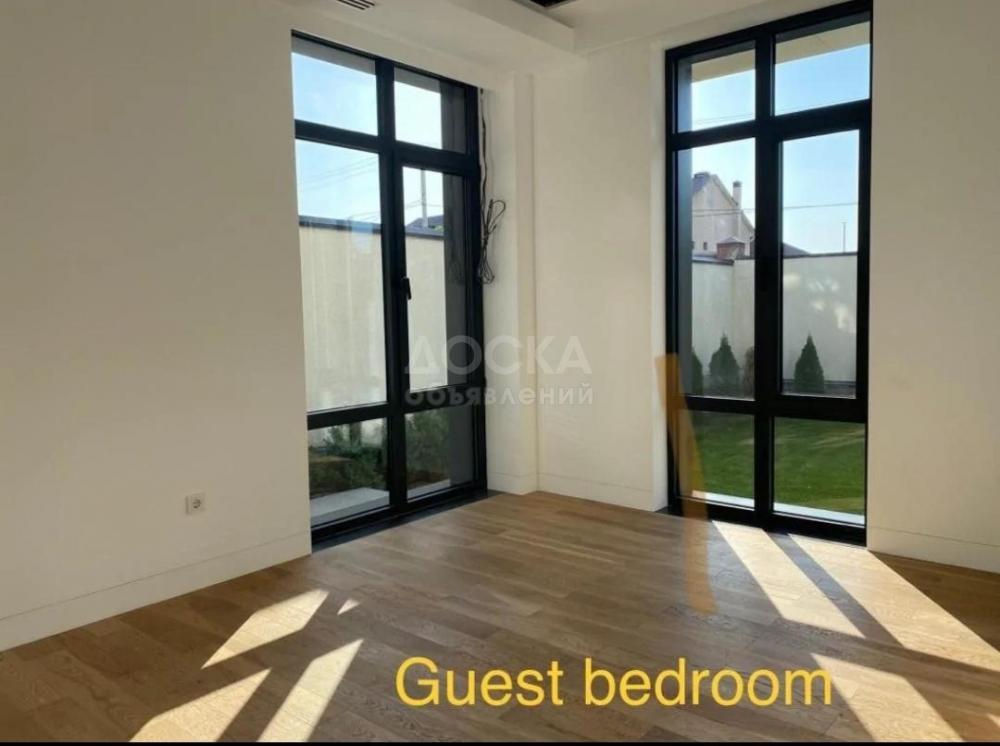 Сдаю дом 8-ком. 750кв. м., этаж-2, 8-сот., стена кирпич, акун.