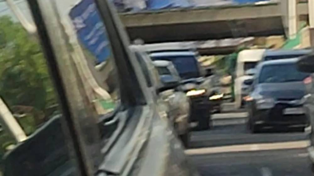 Действует ли полоса общественного транспорта на Абрахманова? Видео горожанина
