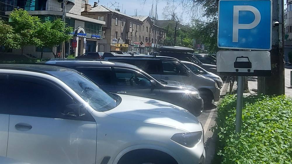 На Моссовете водители продолжают парковаться с нарушением правил. Фото горожанина
