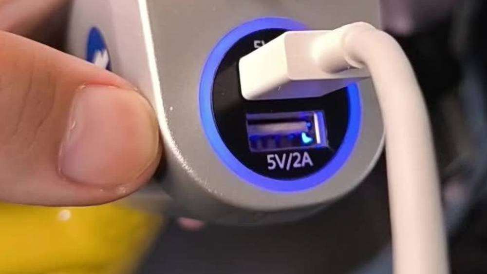 Почему в автобусах не работают USB-зарядки? - горожанин