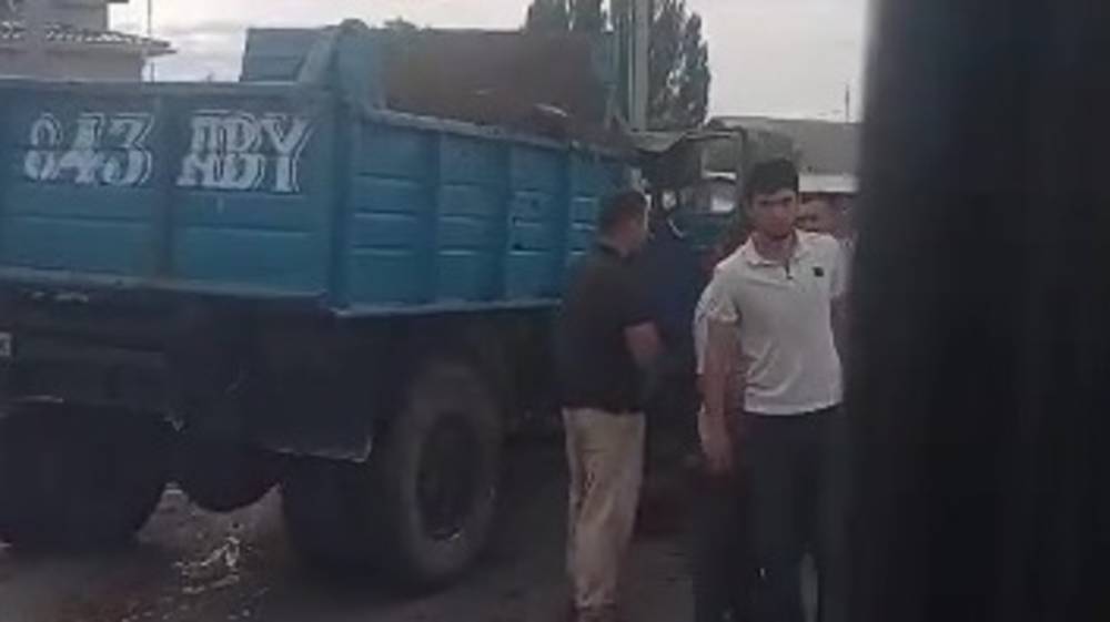 Страшное ДТП с центре села Манас. Видео с места аварии