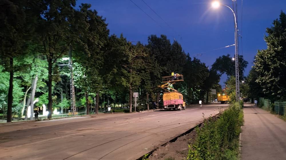По Ахунбаева в районе КГМА начали демонтаж троллейбусной сети, - горожанин