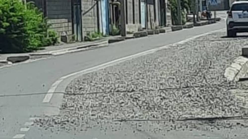 В Жалал-Абаде раскопали новую дорогу после капремонта. Фото