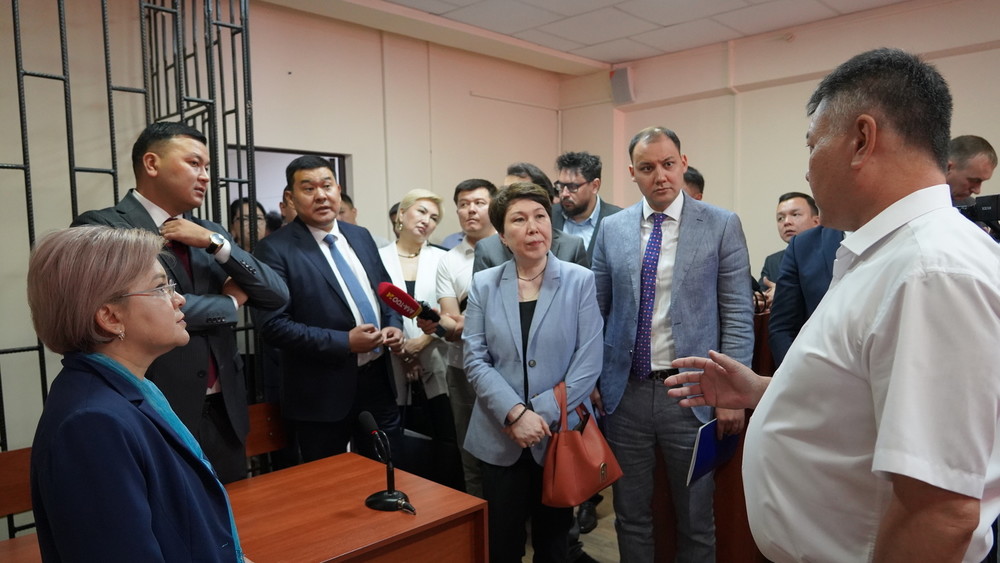 Глава Минюста Аяз Баетов, глава Минцифры Нурия Кутнаева, депутат ЖК Гуля Кожокулова, глава управления Администрации президента Азамат Осм