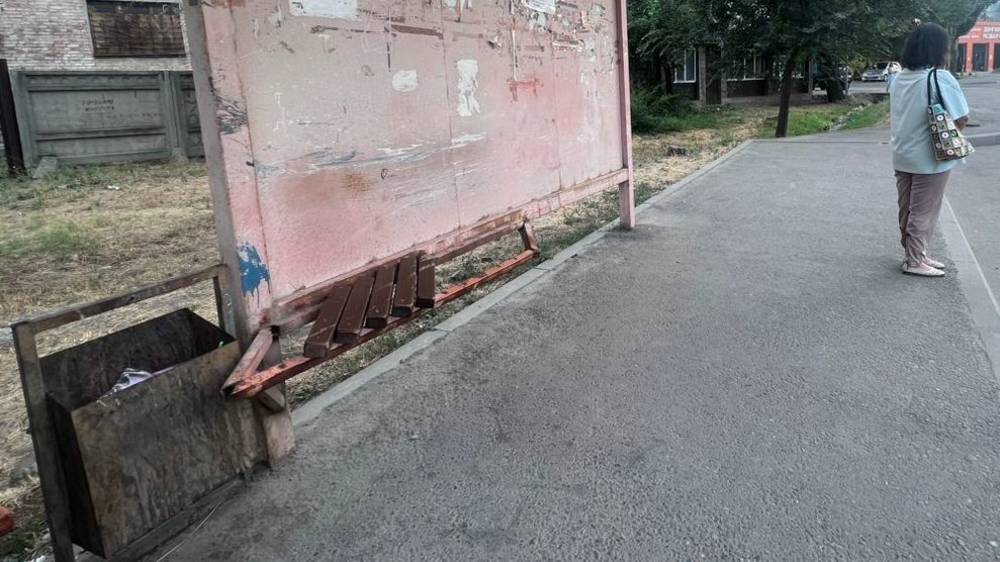 Бишкекчанка жалуется на плохое состояние остановки жилмассива Алтын-Ордо