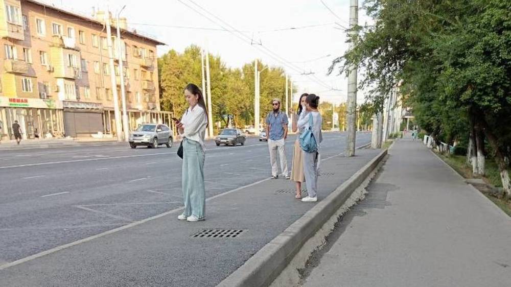 Горожанин жалуется на новую остановку на Ахунбаева