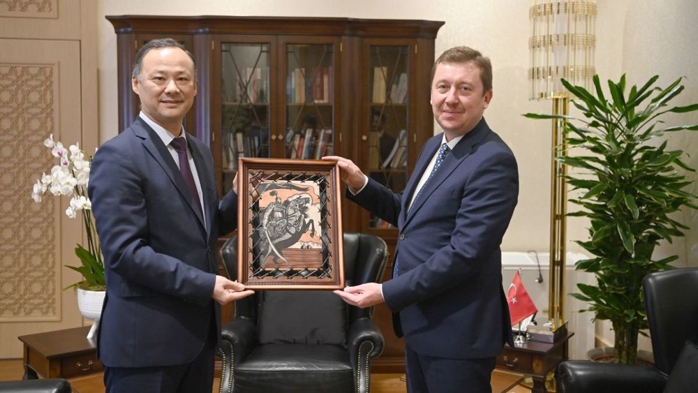 Руслан Казакбаев и Хаккы Сусмаз