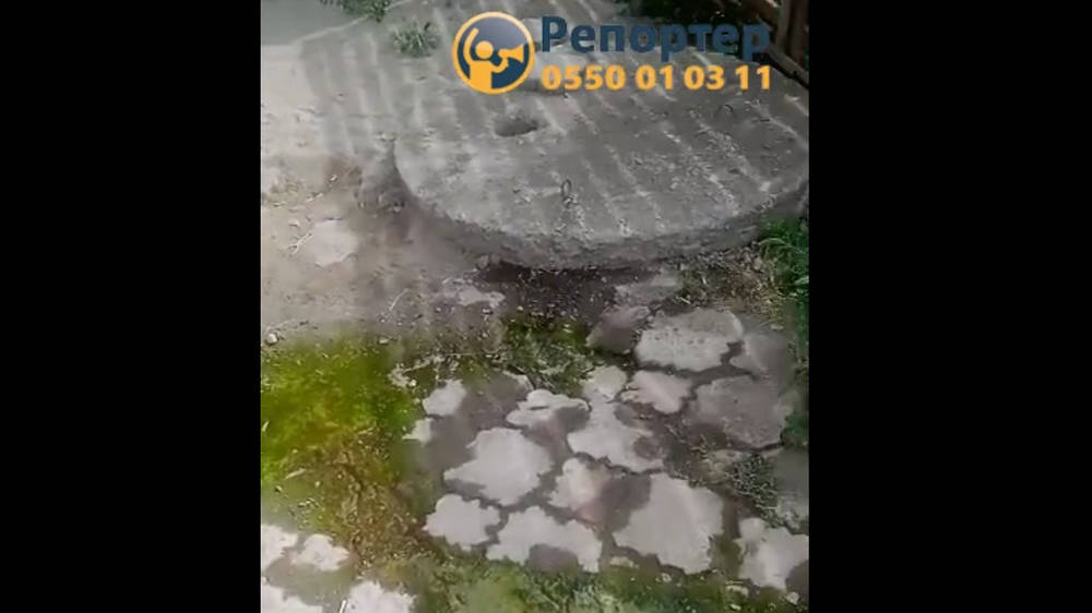 По улице Абдрахманова из канализации наружу стекают стоки, - горожанин