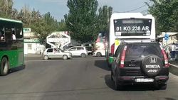 Автобус №38 остановился на мосту на Кольбаева, нарушив ПДД, - горожанин