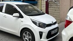 В Улан-2 машины припаркованы на аллеях. Видео