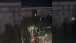 «Ужасный шум по ночам». Бишкекчанин жалуется на громкий рев мотоциклов и машин без глушителей по улице Токомбаева