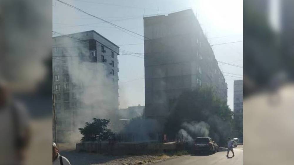 Горожанин жалуется на недостроенное здание в 12 мкр из-за пожаров в нм