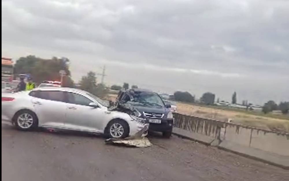 Очевидец снял на видео последствия двух аварий на объездной дороге