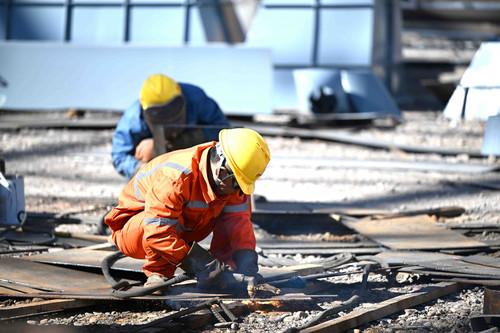 Подключение к инженерным сетям и подъездная инфраструктура для 1 промышленного объекта стоит 15–40 млн сомов, – депутат