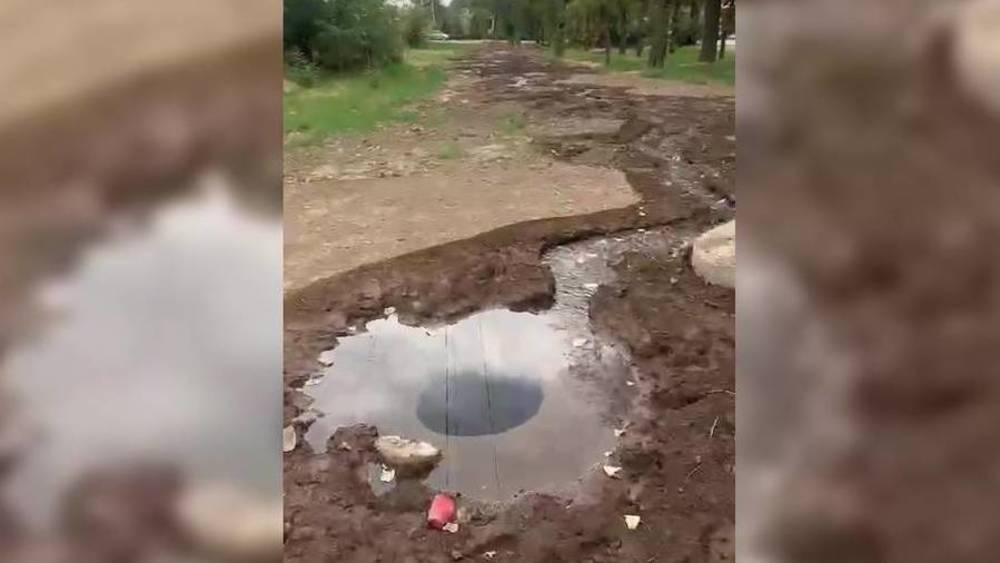 На пересечении улиц Ауэзова и Исакеева устранили утечку воды, - мэрия