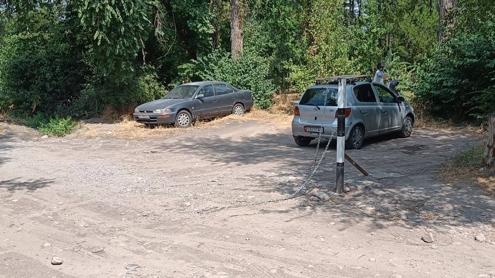 Законно ли в 6 мкр огородили дорогу, ведущую в Ореховую рощу? - горожанин