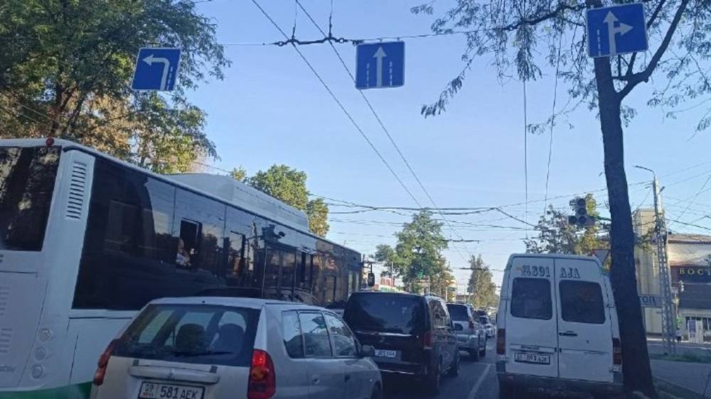 Горожанин просит изменить знаки над дорогой по Советской после ремонта. Фото