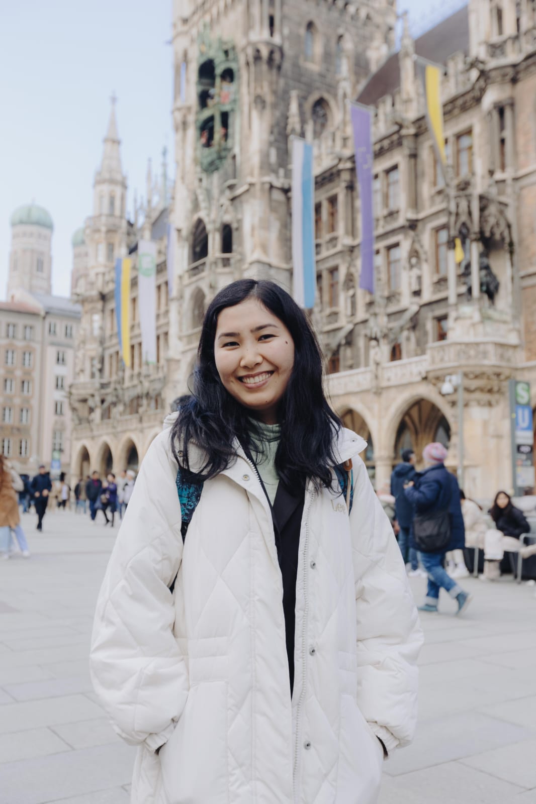 Үлкен кеудесі бар жалаңаш әйелдердің суреттері