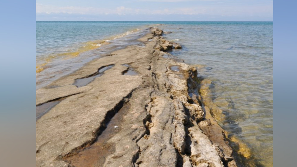 Каменная коса в селе Бостери