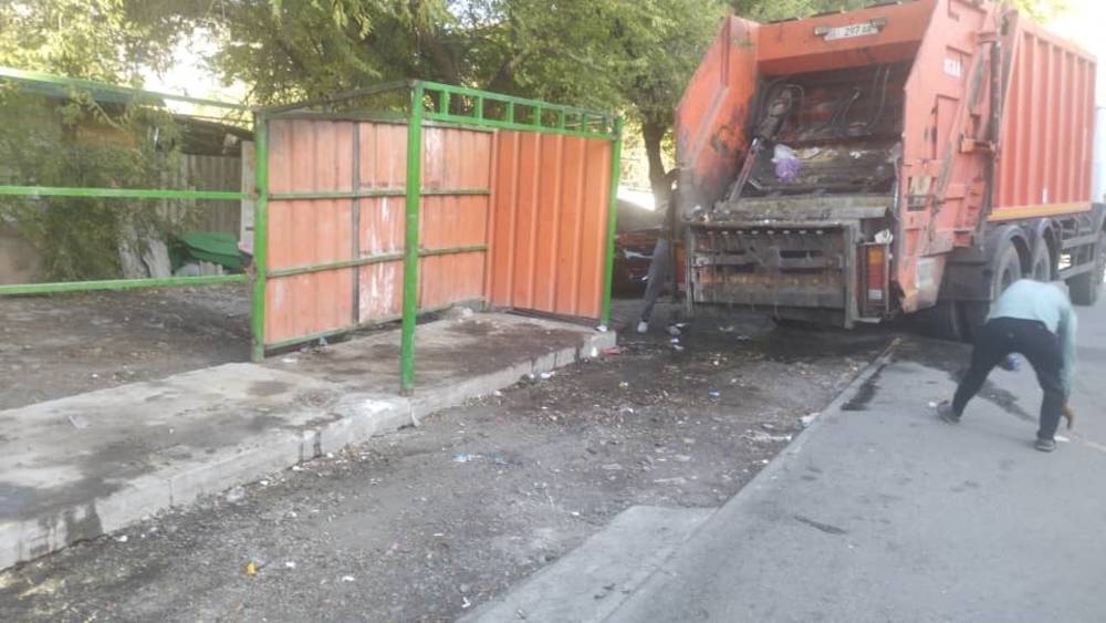 Мусор в 5 мкр убрали. Фото мэрии