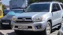 Остановка на Московской снова заставлена машинами. Видео