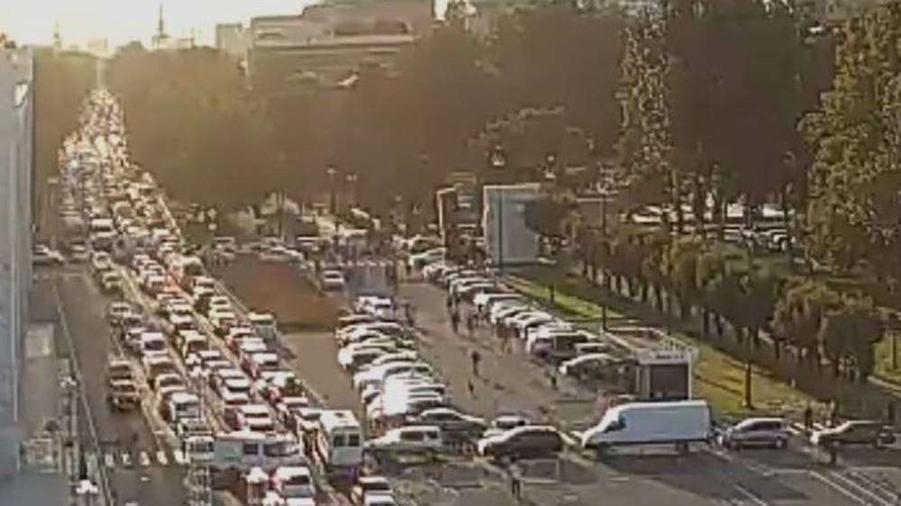 «Жесть». Горожанин жалуется на пробки вечером в центре. Фото
