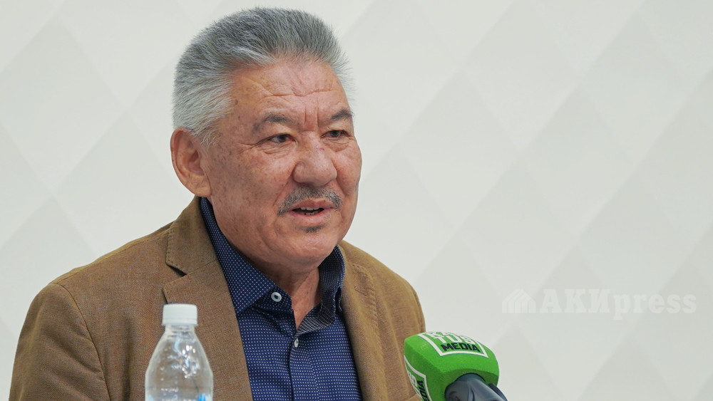 Азимбек Бекназаров