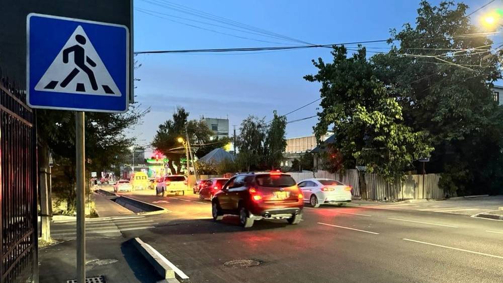 На Жукеева-Пудовкина во время ремонта снесли знак и не восстановили тротуар, - горожанин