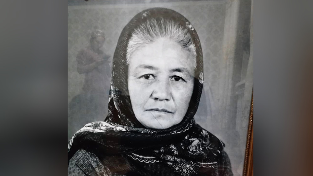 Бүбүш Ажыбекова