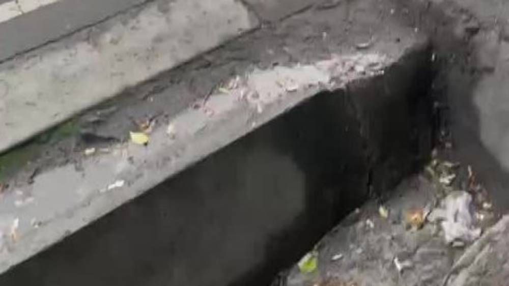 Утечка воды на Молодой Гвардии—Рускулова. Видео