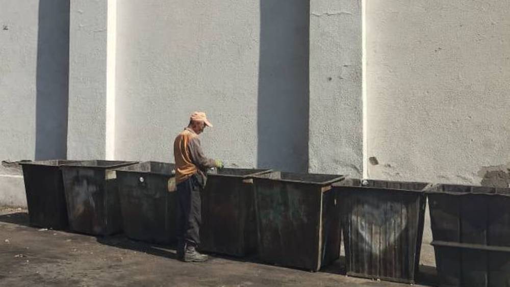 «Тазалык» вывез мусор за кинотеатром «Манас». Фото