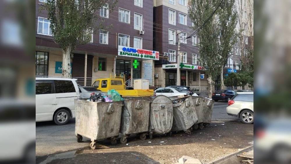 Мусор в 7 мкр вывозится своевременно, - мэрия