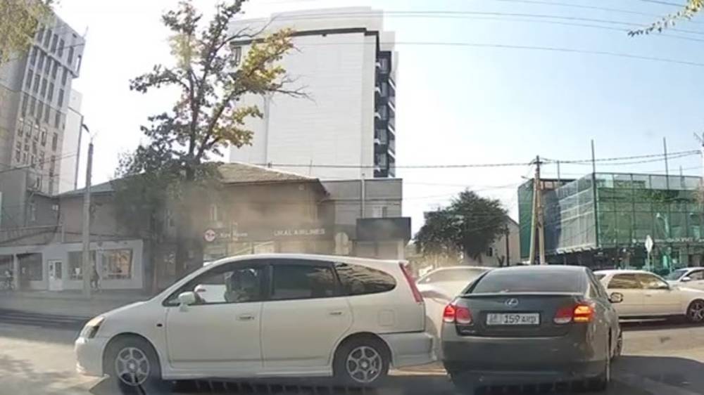 На Советской произошло ДТП с участием трех авто. Видео