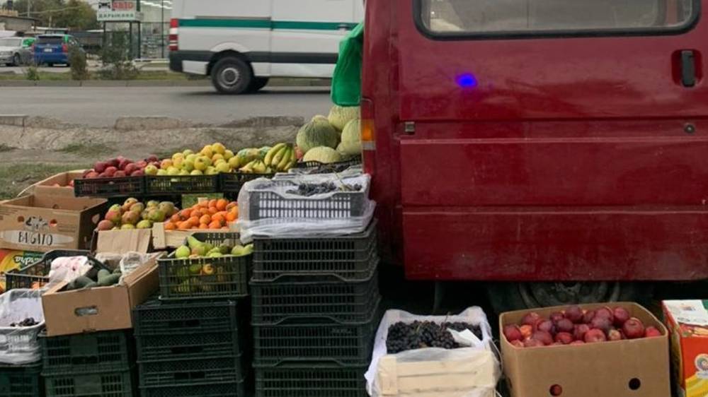 Продавца фруктов и овощей повторно оштрафовали на 3000 сомов. Фото мэрии