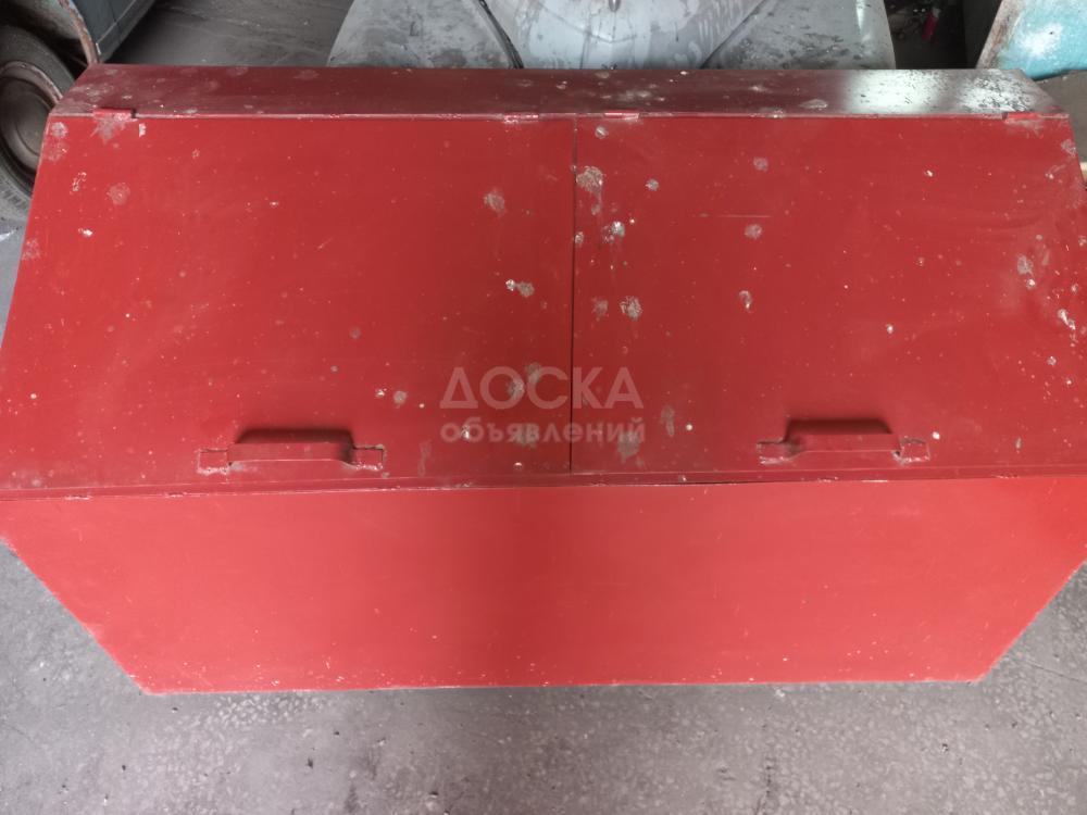 Продаю металлические ящики, инструментальные и электрические  шкафы ,инструменты.