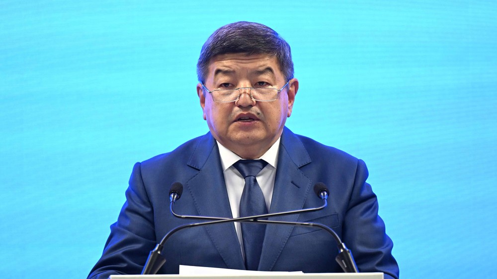 Председатель кабмина Акылбек Жапаров