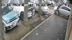 Момент автонаезда на самокатчика в Бишкеке попал на видео
