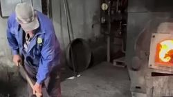 Житель Лебединовки жалуется на черный дым из трубы. Ответ мэрии