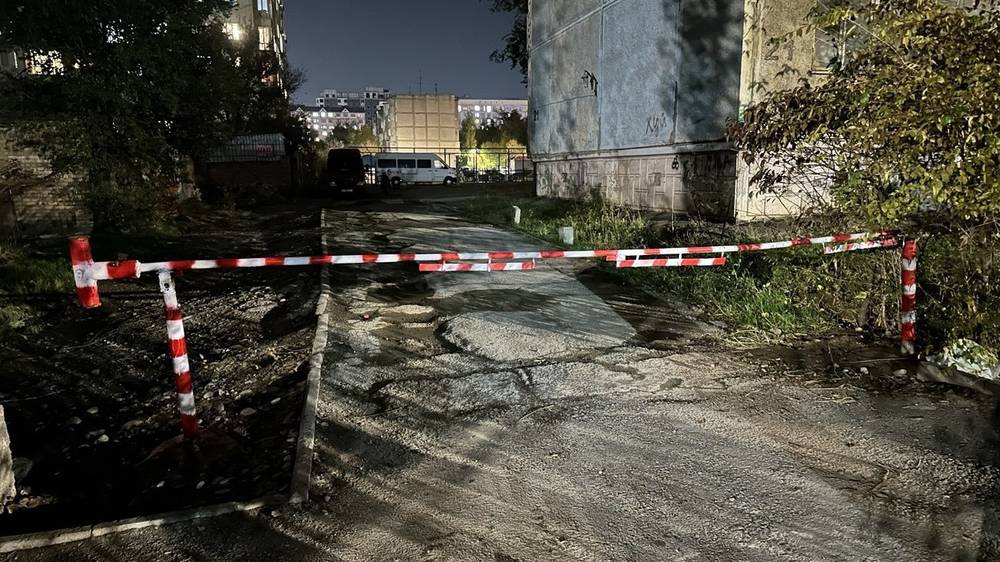 Законно ли в Көк-Жаре на въезде во двор дома поставили шлагбаум? - горожанин
