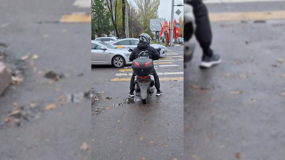 Горожанин: Разрешено ли мотоциклам ездить по тротуарам и велодорожкам?