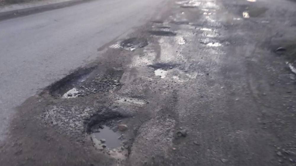 Дорога по улице Курманалиева в Нижней Ала-Арче в ужасном состоянии, - горожанин