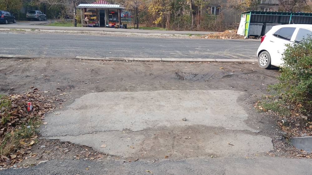 Ремонт по ул.Суюнбаева не доделали. Фото горожанина