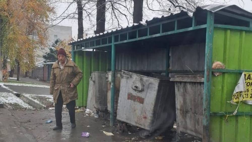 «Тазалык» вывез мусор на Куренкеева. Фото мэрии