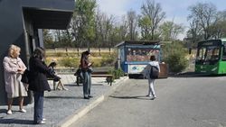 Урны на конечной остановке в 12 мкр будут установлены. Ответ Октябрьского акимиата