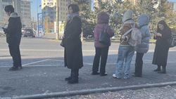 Навес на остановке в 5 мкр сделают в течение 3-х недель, - мэрия