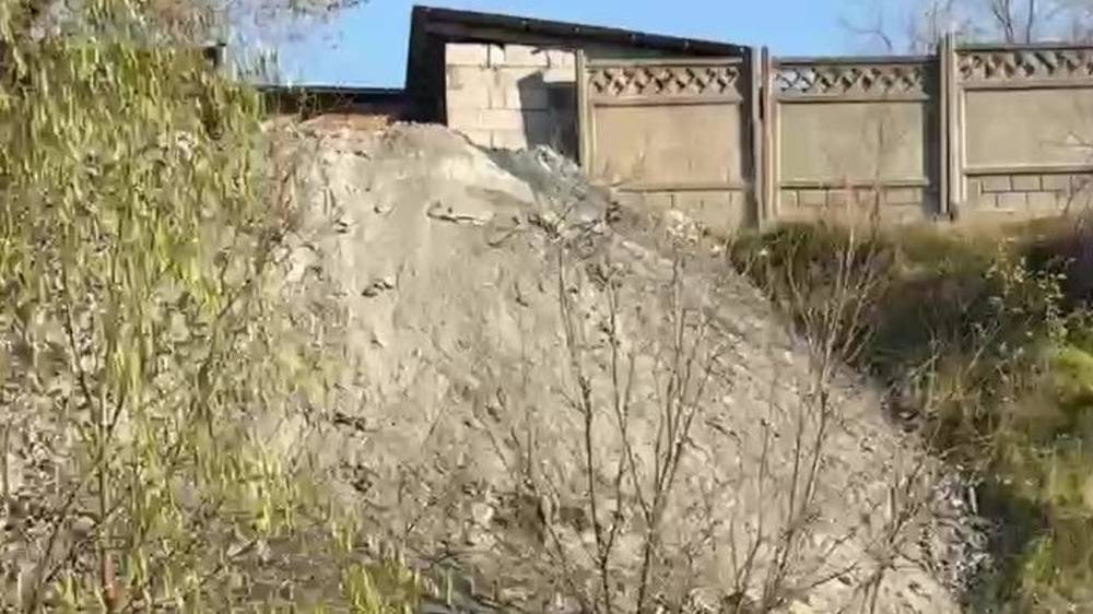 Свалка строймусора возле БЧК относится к Ыссык-Атинскому району. Видео мэрии